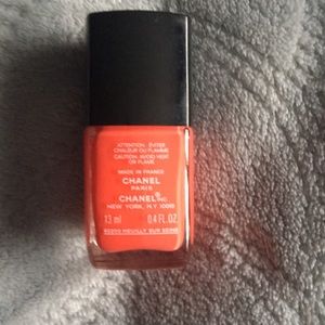 CHANEL Makeup - CHANEL Le Vernis CHANEL Makeup - CHANEL Le Vernis